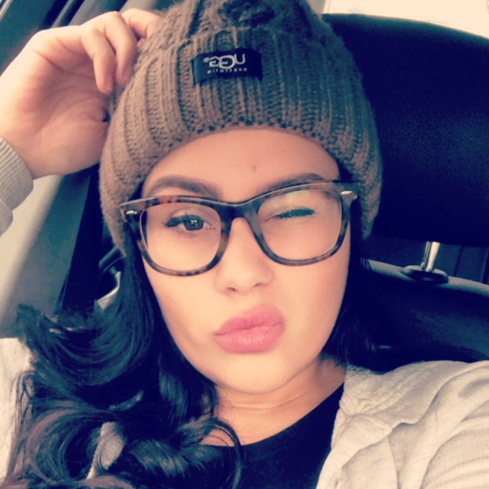 Meet your Posher, Elizabeth